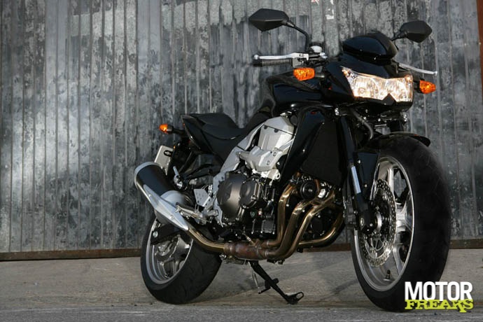 kawasaki_z750_2_1.jpg