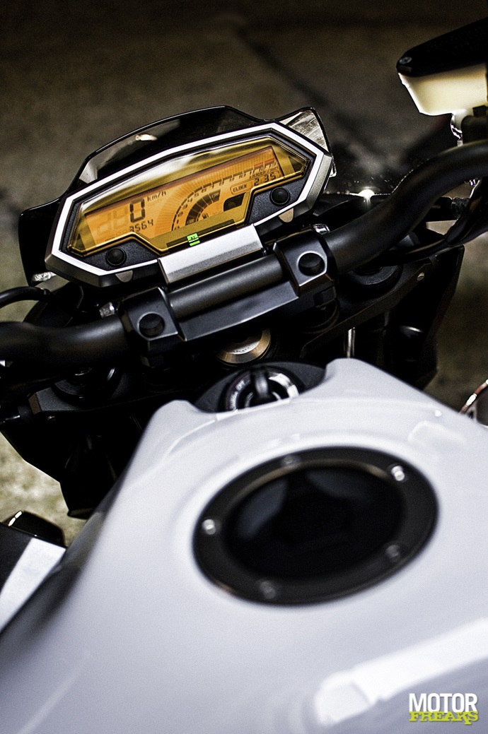 Z1000-07.jpg