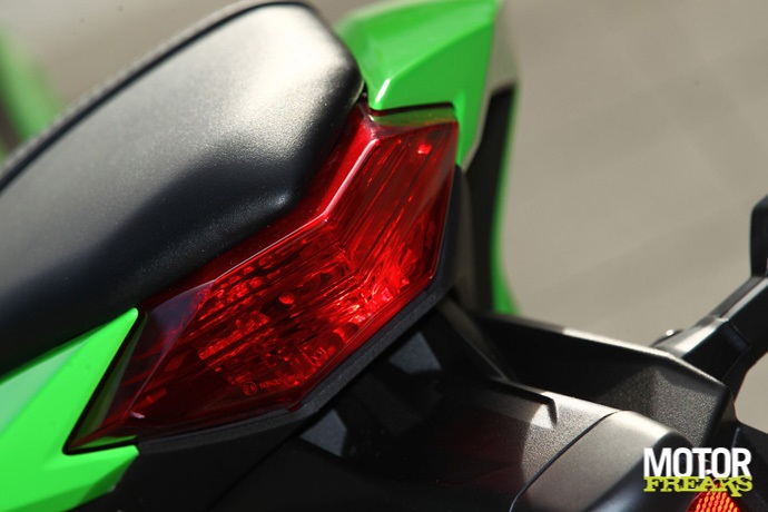 Kawasaki_Ninja300_CN4D9020