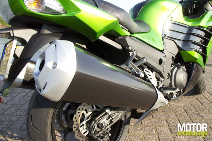 Kawasaki_ZZR1400_2012_2317