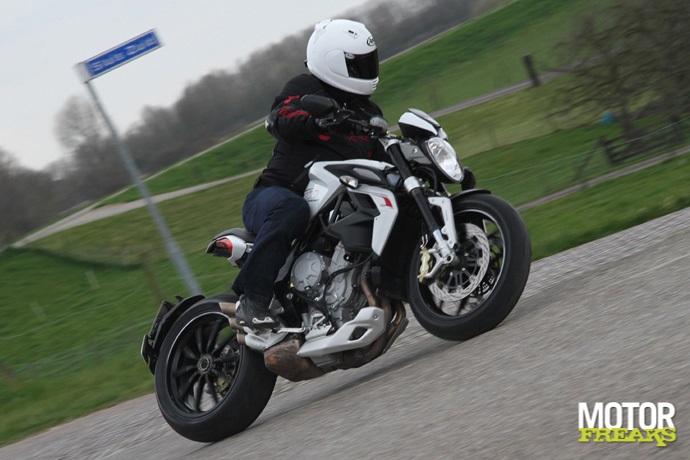 MV Agusta 2014 Brutale 800 Dragter