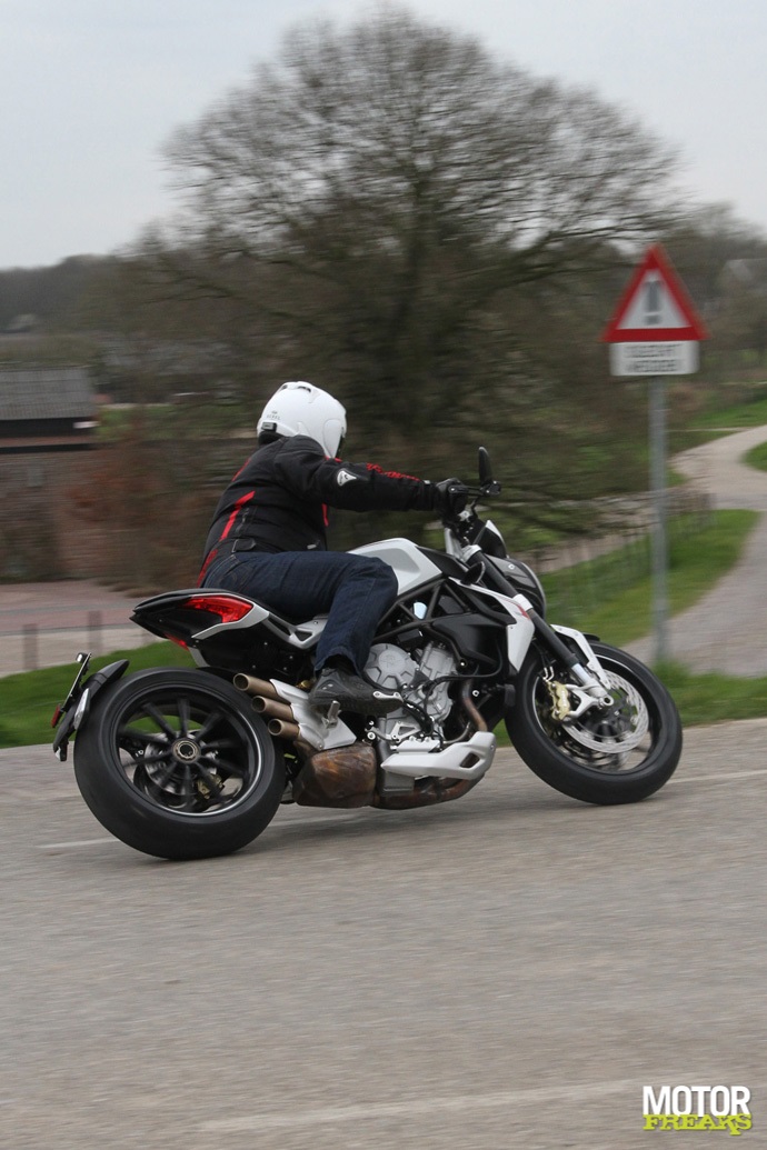 MV Agusta 2014 Brutale 800 Dragter