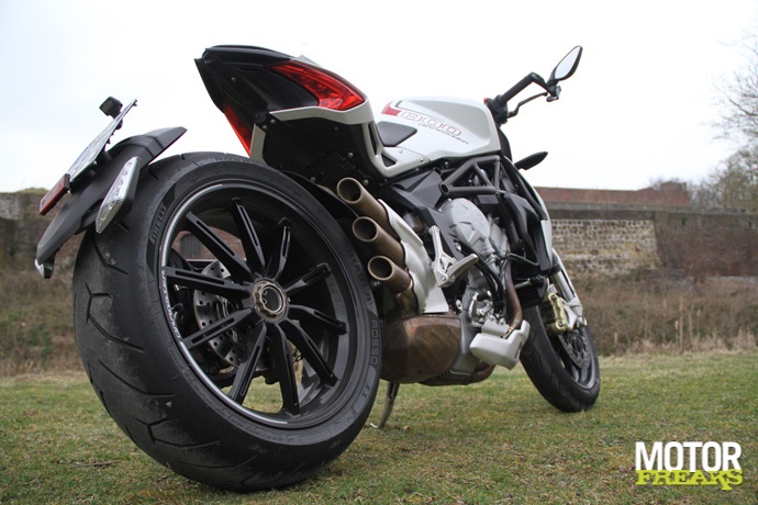 MV Agusta 2014 Brutale 800 Dragter