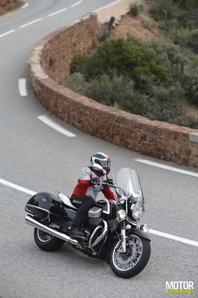 Moto Guzzi California 1400 Touring