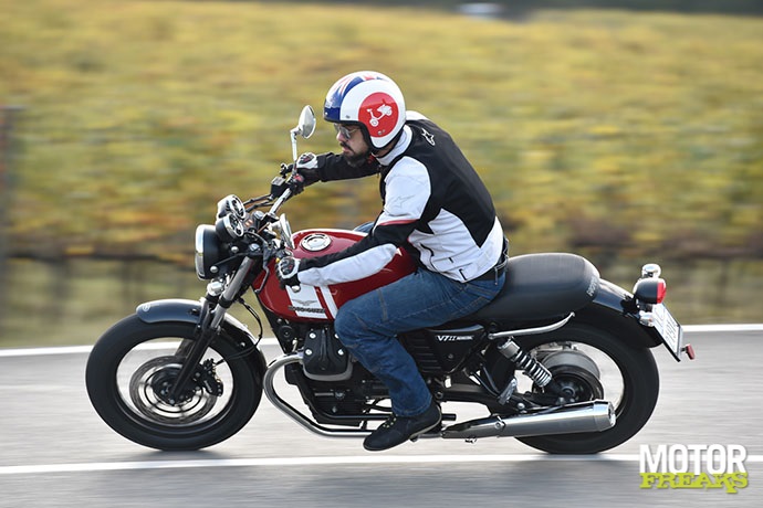 Moto Guzzi 2015 V7