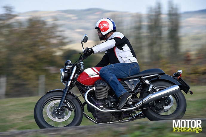 Moto Guzzi 2015 V7