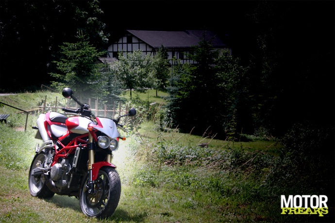 Moto_Morini_Carsaro1200_1_1.jpg