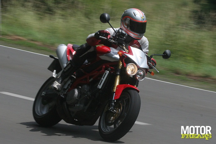 Moto_Morini_Carsaro1200_3_3.jpg