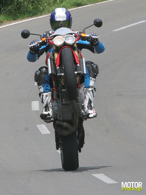 Moto_Morini_Carsaro1200_3_4.jpg