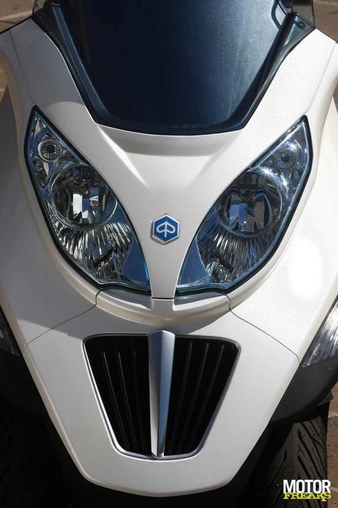 half acht samenwerken verkiezing Motorfreaks - Introductie: Piaggio MP3 300ie Hybrid LT - Gat in de markt