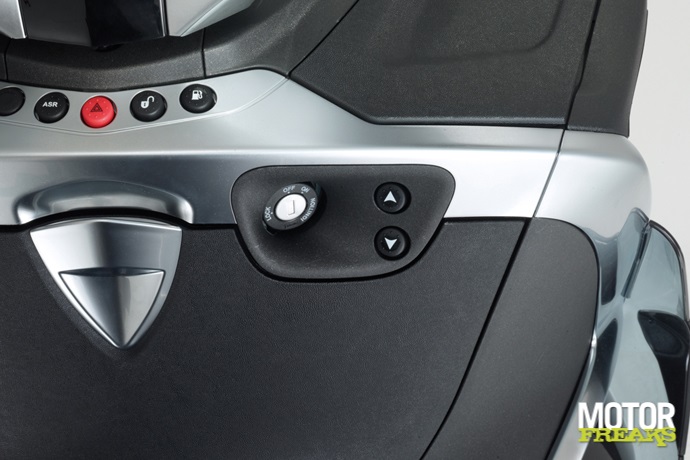 Piaggio X10