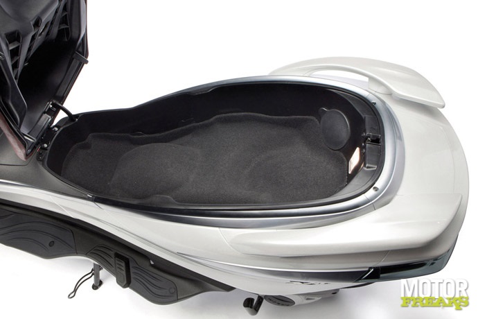 Piaggio X10