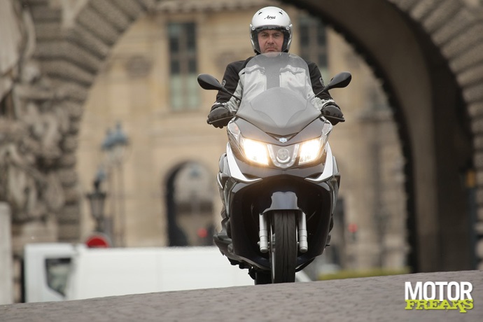 Piaggio X10