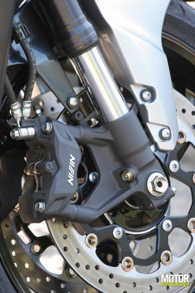Suzuki_B-King_IMG_9747.jpg