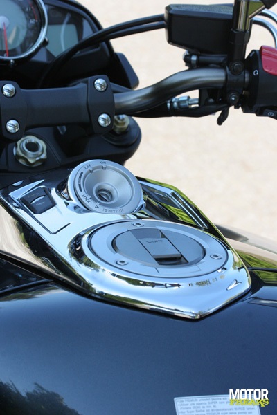 Suzuki_B-King_IMG_9761.jpg