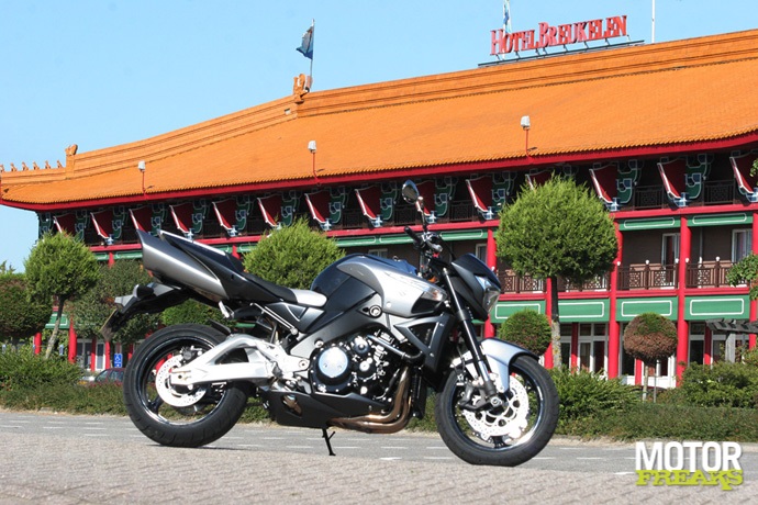 Suzuki_B-King_IMG_9774.jpg