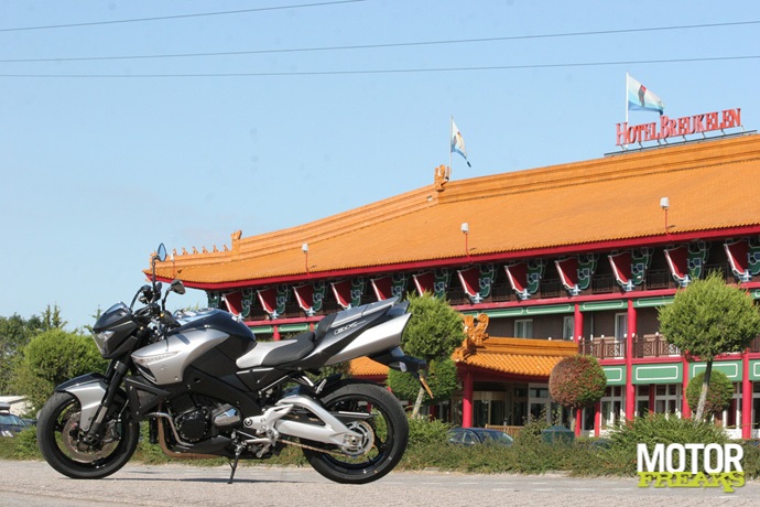 Suzuki_B-King_IMG_9791.jpg