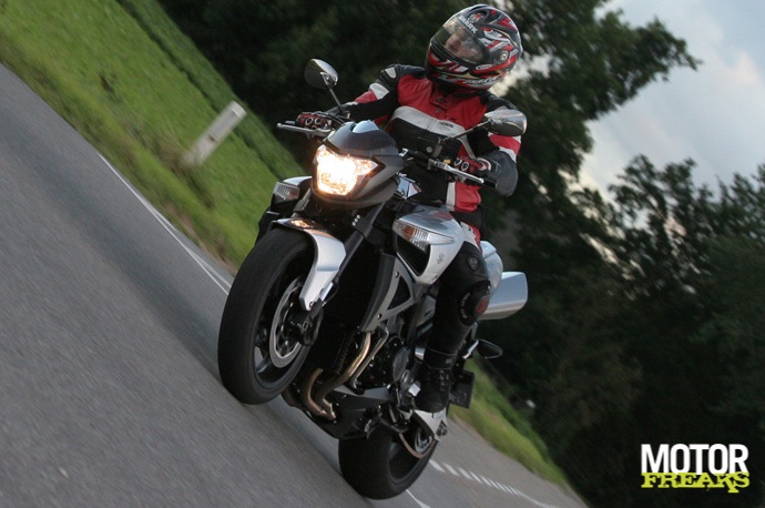 Suzuki_B-King_IMG_9853.jpg