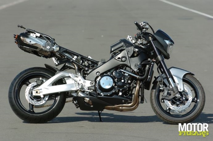 suzuki_b-king-naakt.jpg