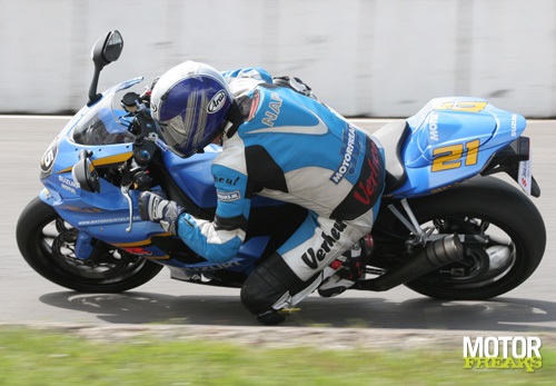 Suzuki_GSX-R1000_Rizla_09.jpg