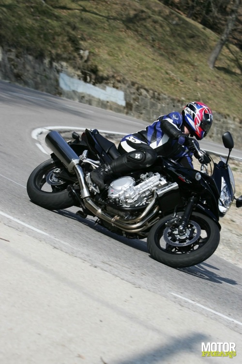 suzuki_bandit650_1250_4-2.jpg