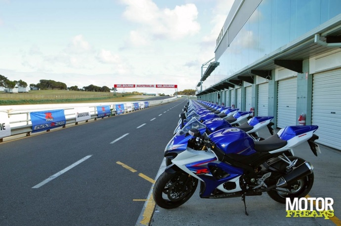 gsx-r1000_k7_1_1.jpg