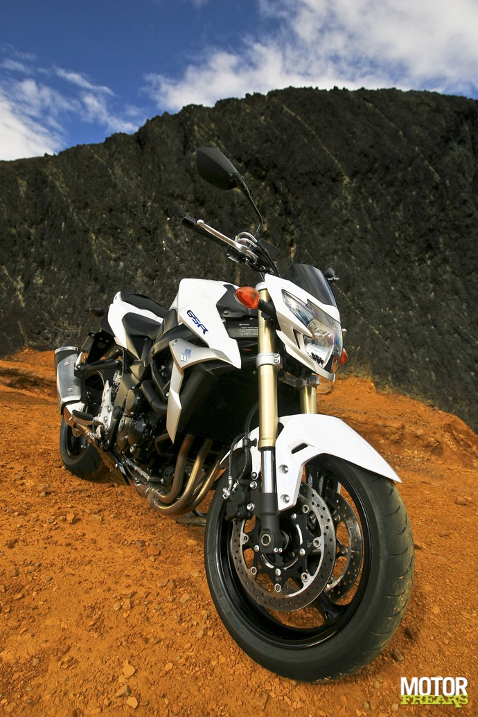 Suzuki GSR750 2011