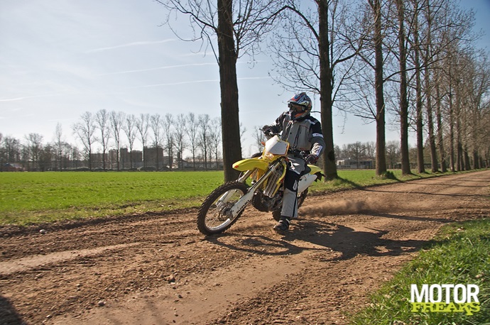Suzuki_RMX-450Z_4598