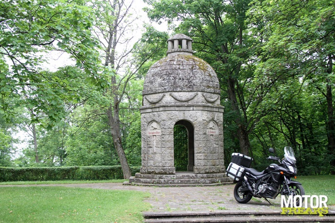 Suzuki 2012 V-Strom Black Rhino