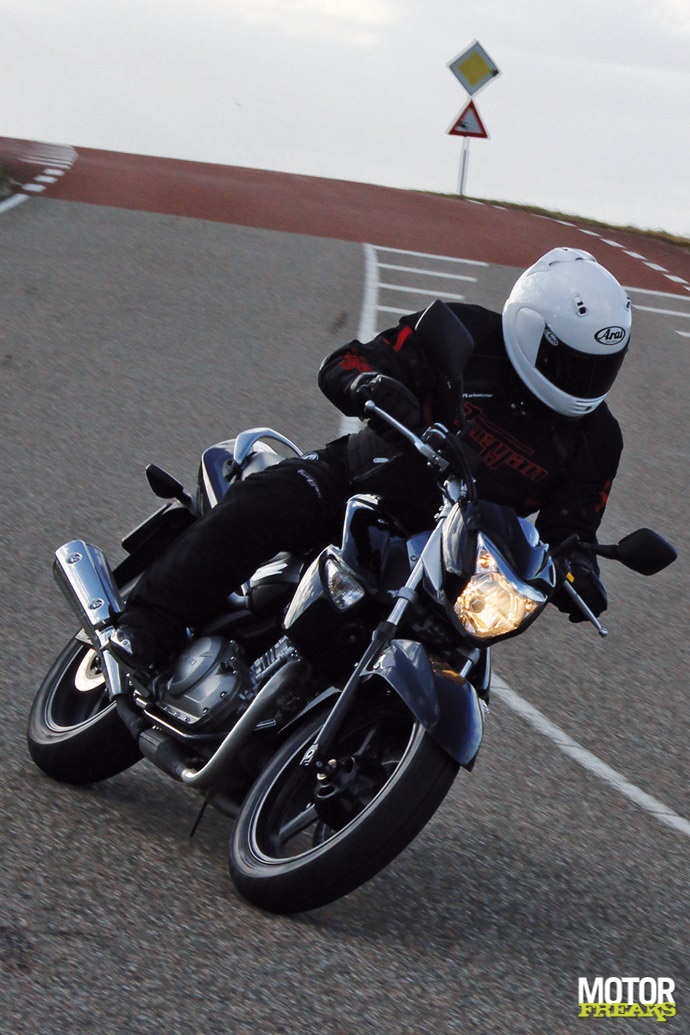 Suzuki Inazuma 250