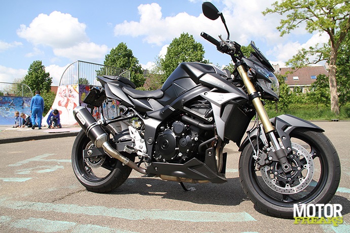 Suzuki GSR750