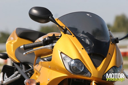 Triumph_Daytona675_IMG_0337.jpg