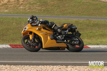 Triumph_Daytona675_IMG_0472.jpg