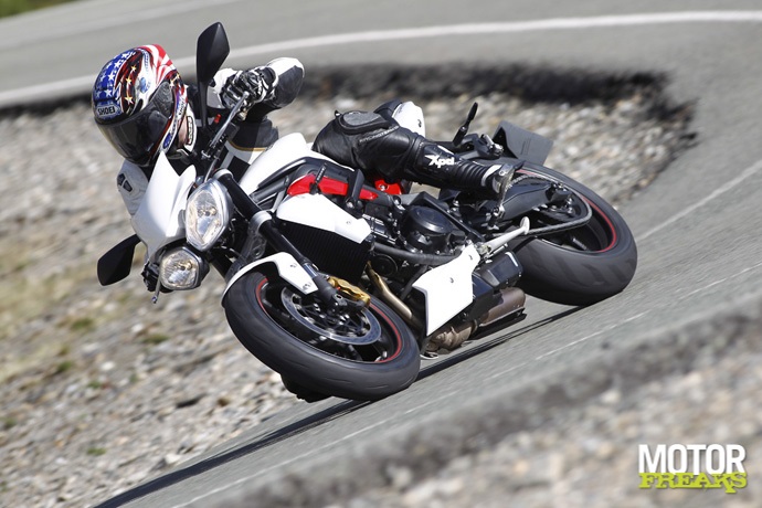 Triumph Street_Triple_R_2013_1235695