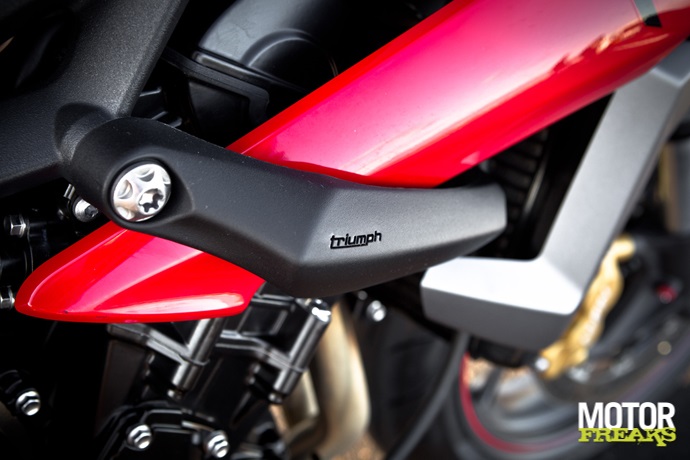 Triumph Street_Triple_R_2013_detail033