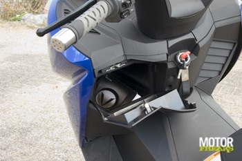 Vectrix VX-1 Elektrische motorscooter vectrix2_08_018.jpg