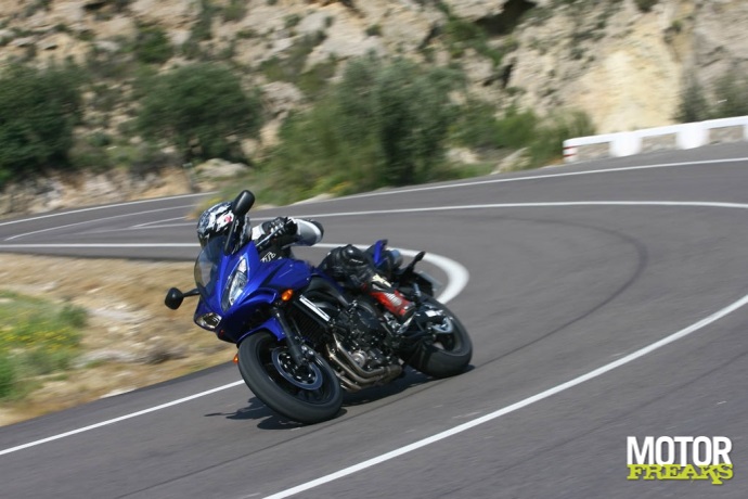 yamaha_fz6n_2-6.jpg