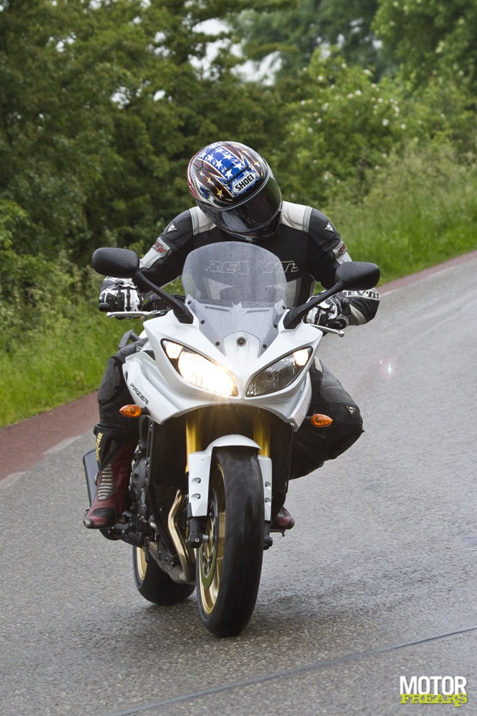 Yamaha Fazer8: klik op de foto voor een grote afbeelding Yamaha Fazer8