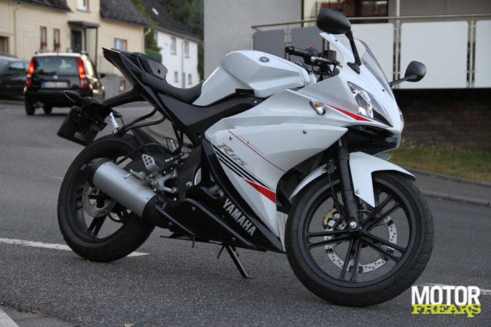 Yamaha YZF-R125_5598