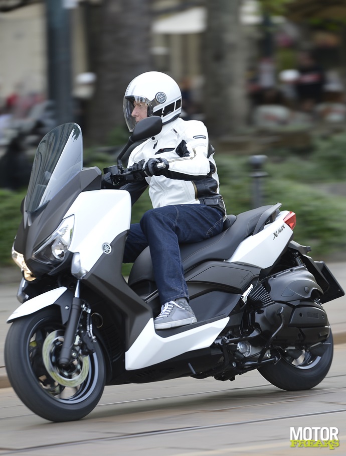 Yamaha X-MAX_400_2013_4CM8582