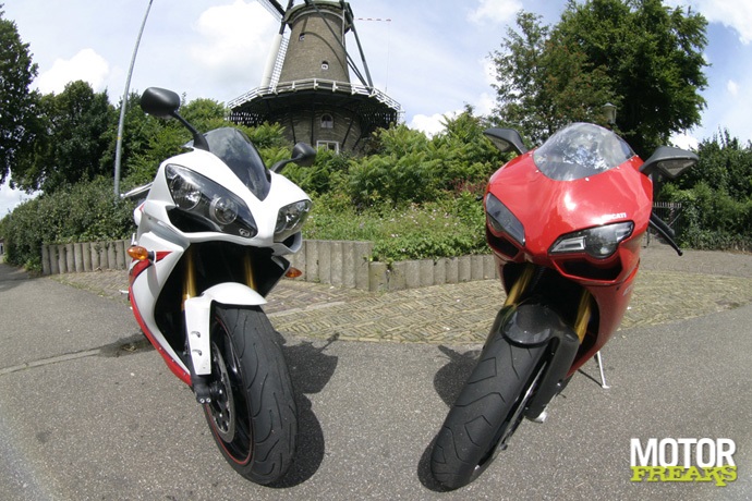 Ducati 1098S versus Yamaha R1