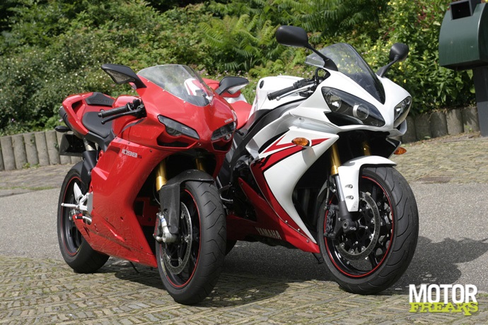 Ducati 1098S versus Yamaha R1