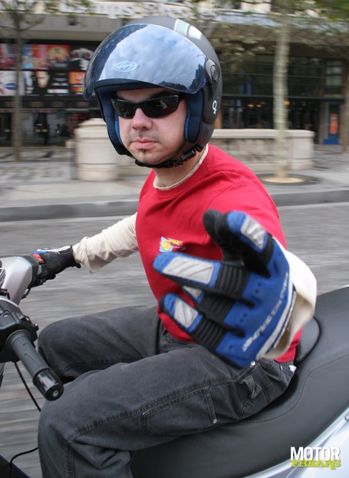 Paris_by_motorscooter_IMG_0762.jpg