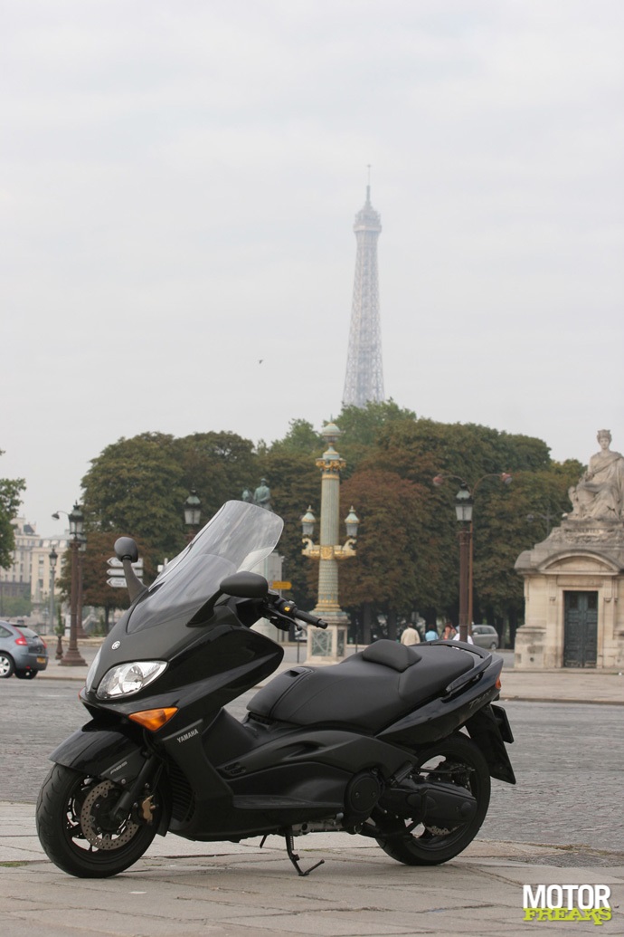 Paris_by_motorscooter_IMG_0871.jpg