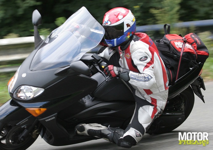 Paris_by_motorscooter_IMG_1071.jpg