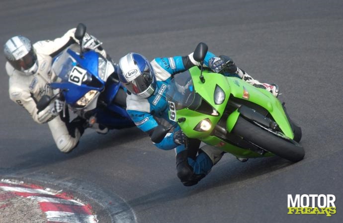 zx6r-cbr600rr_1_4_l.jpg