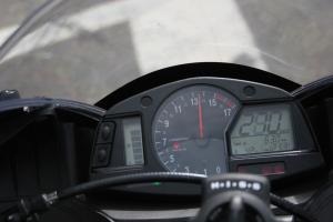 zx6r-cbr600rr_2_4_l.jpg