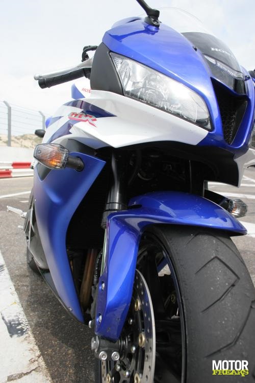 zx6r-cbr600rr_3_1_l.jpg