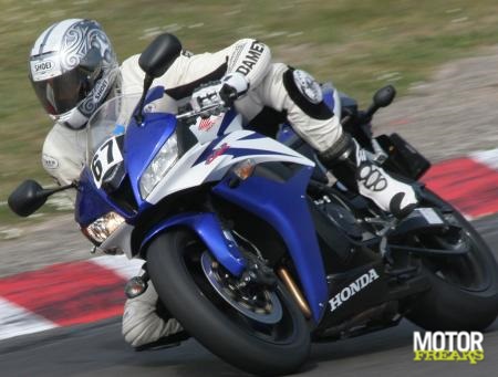 zx6r-cbr600rr_4_2_l.jpg