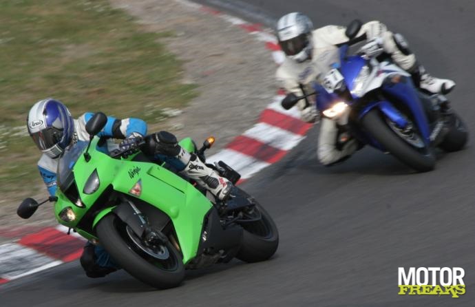 zx6r-cbr600rr_4_4_l.jpg